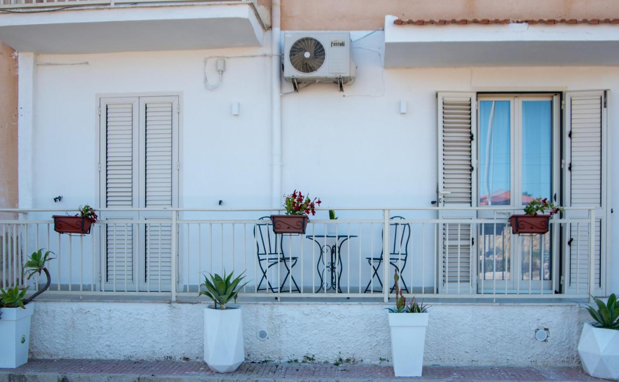 Casa Vacanze La Casetta Di Zinu' Porto Empedocle Dış mekan fotoğraf